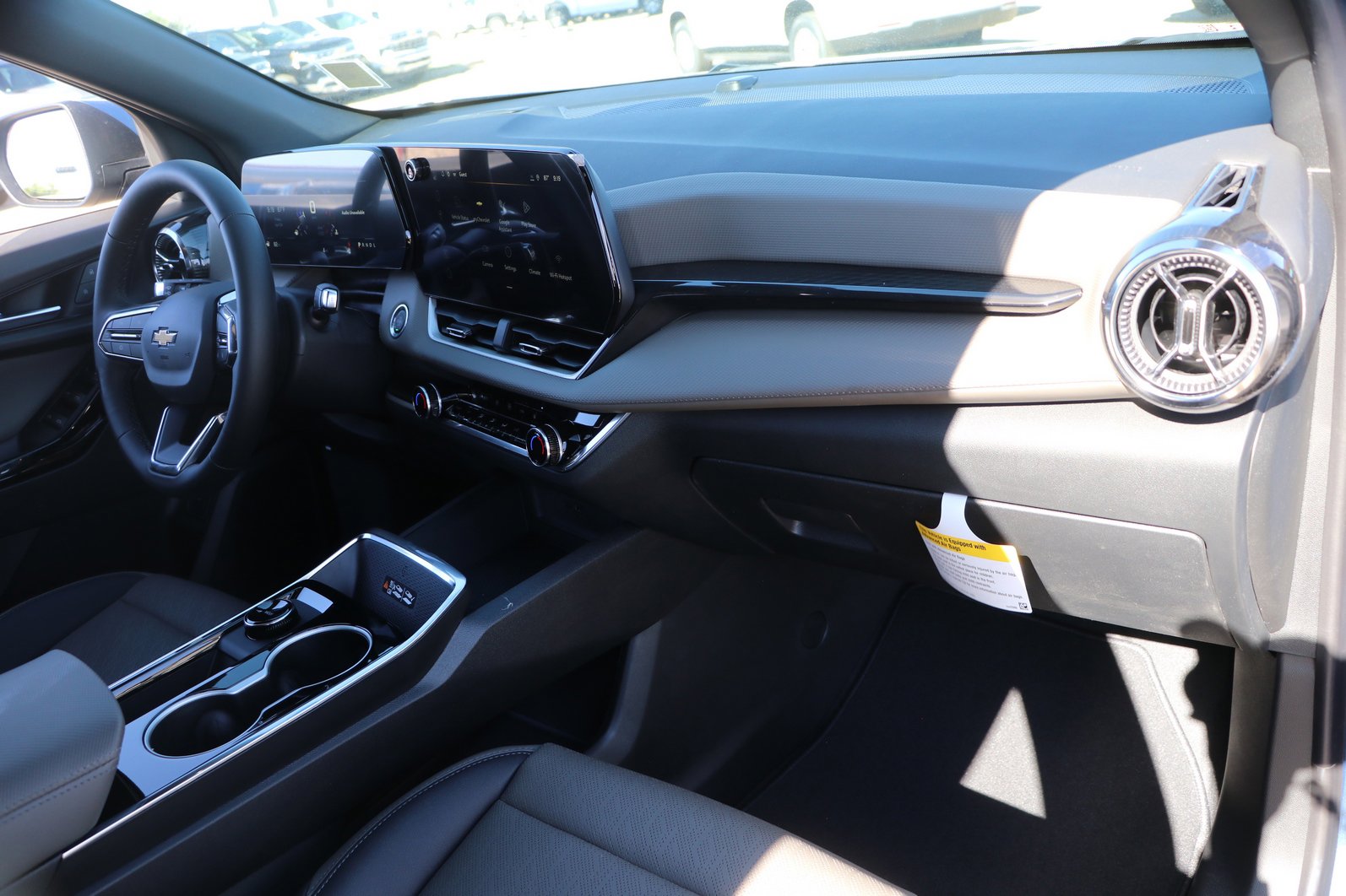 Used 2025 Chevrolet Colorado W/T w/ Advanced Trailering Package RWD image 35