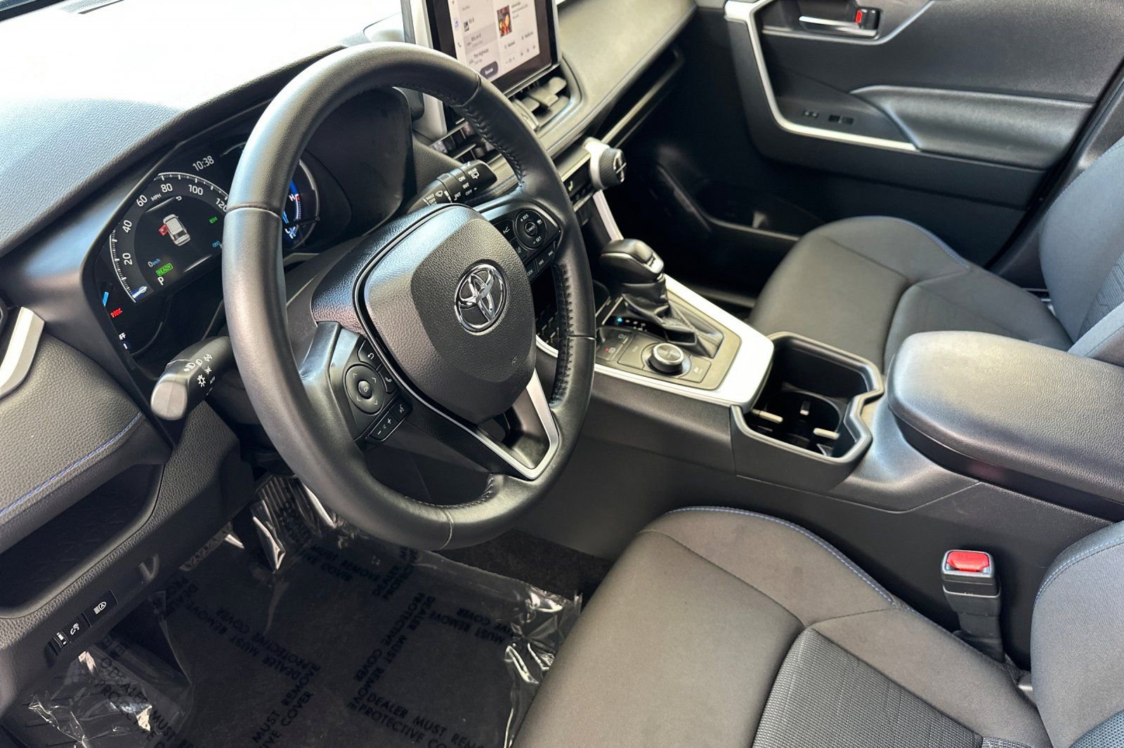 Certified 2025 Toyota RAV4 SE image 10