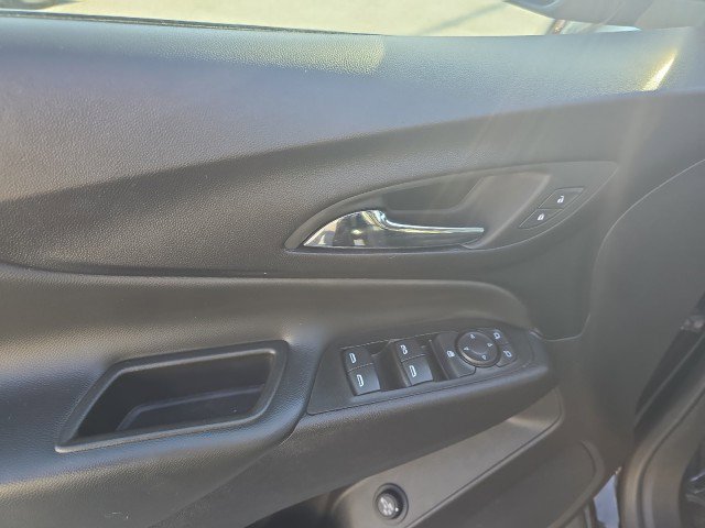 Used 2023 Chevrolet Equinox LT image 19