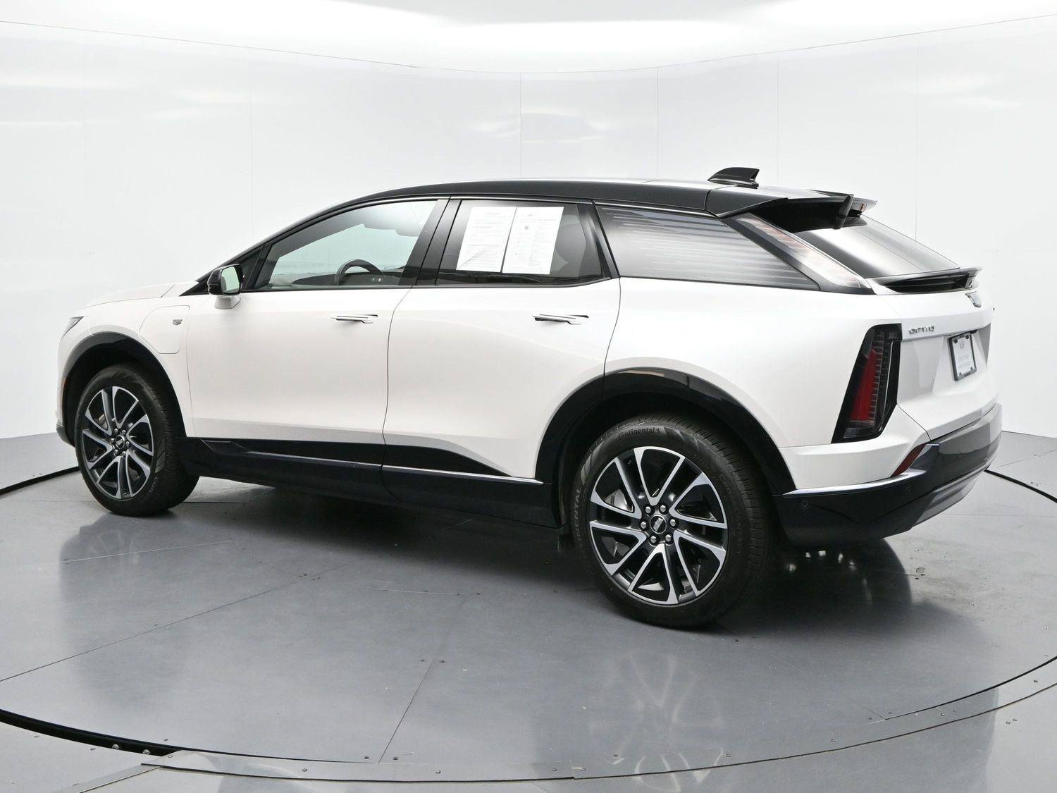 Certified 2025 Cadillac Optiq Sport 1 AWD/4WD image 5