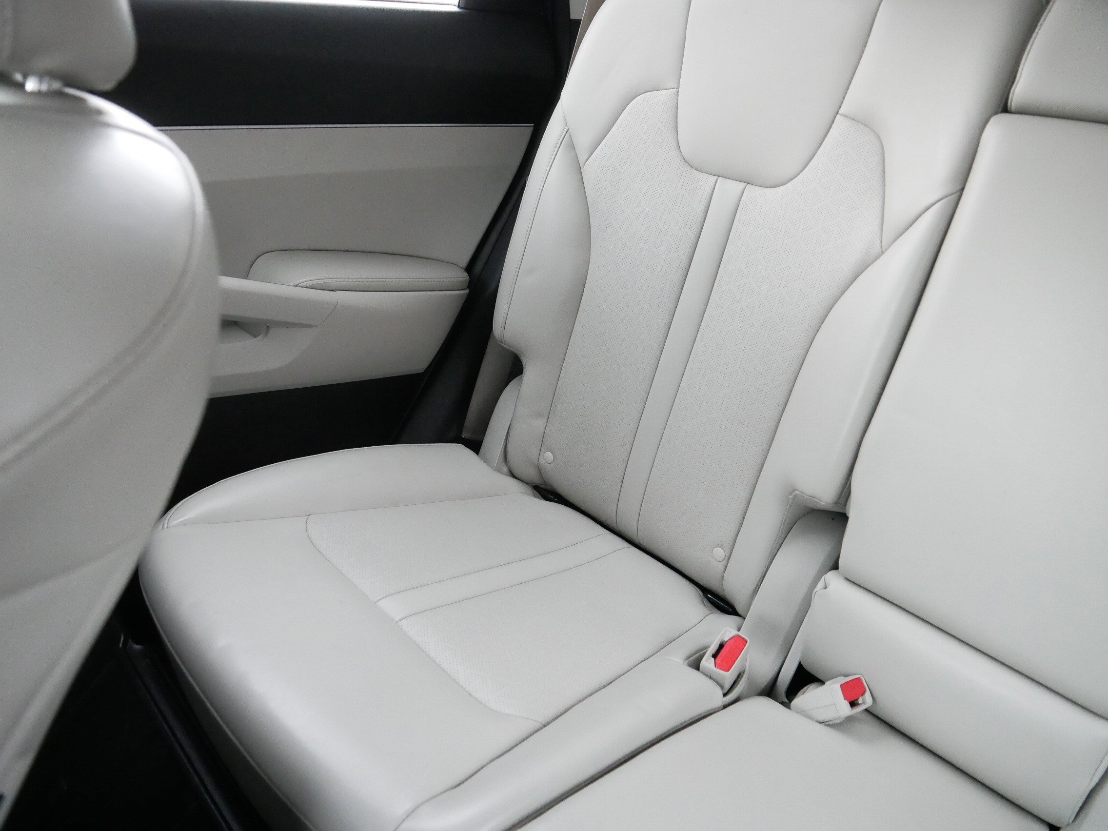 Certified 2022 Kia Sorento S w/ Panoramic Sunroof Package image 12