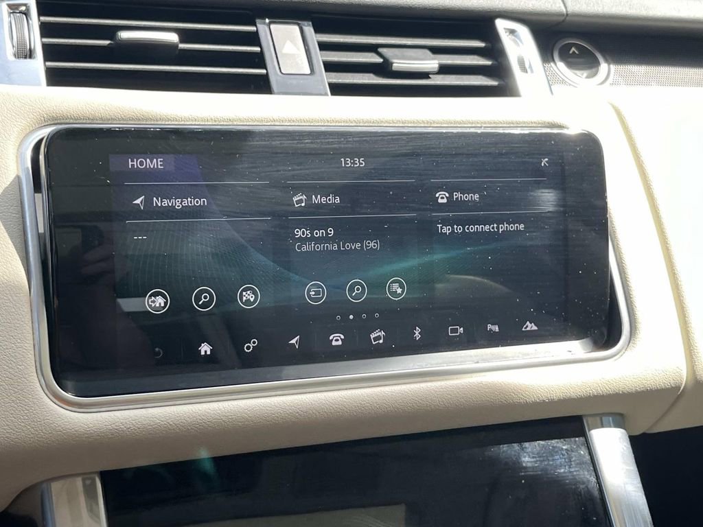 Used 2020 Land Rover Range Rover Sport HSE image 32