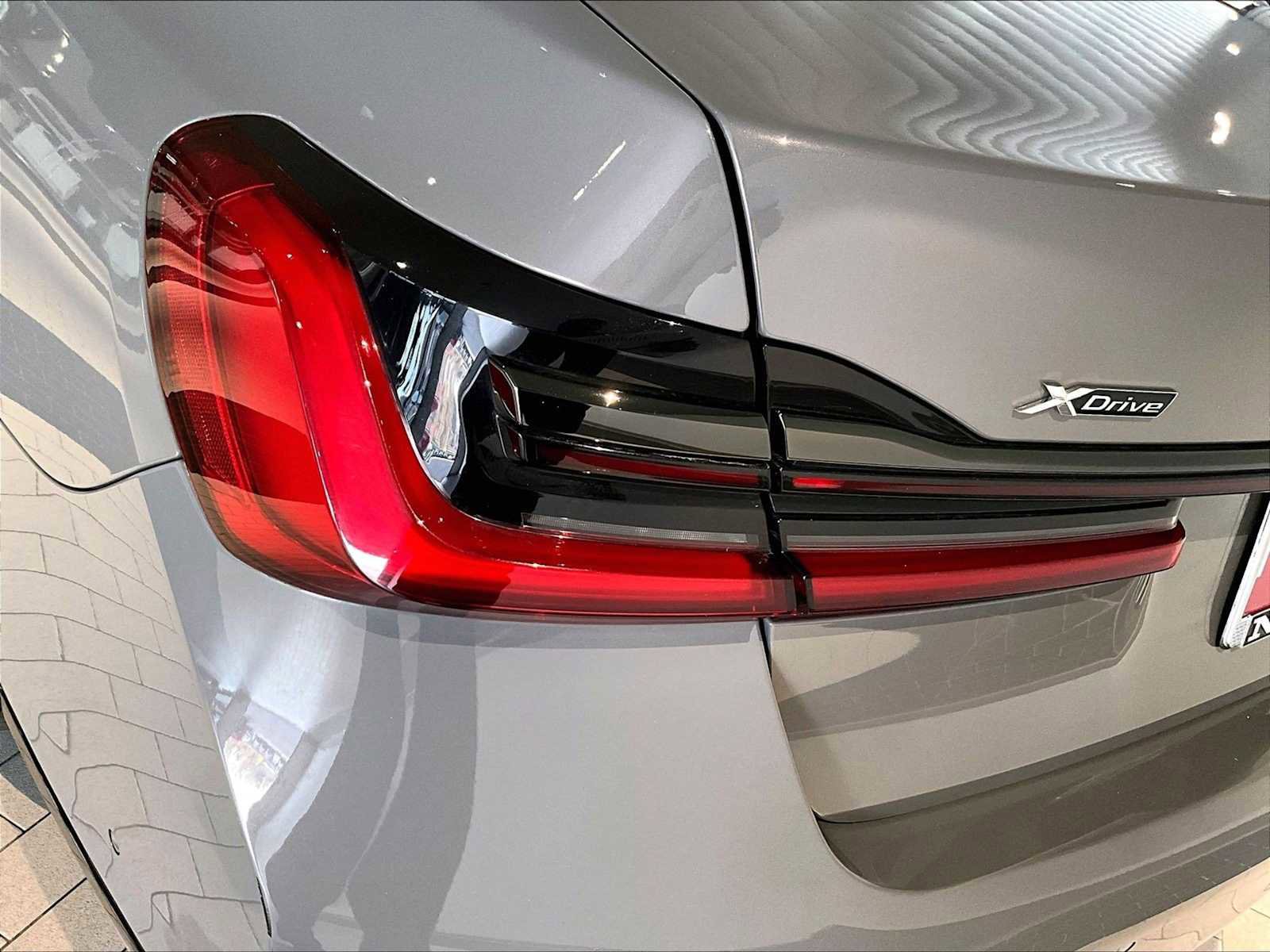 Used 2022 BMW 750i xDrive w/ M Sport Package image 33