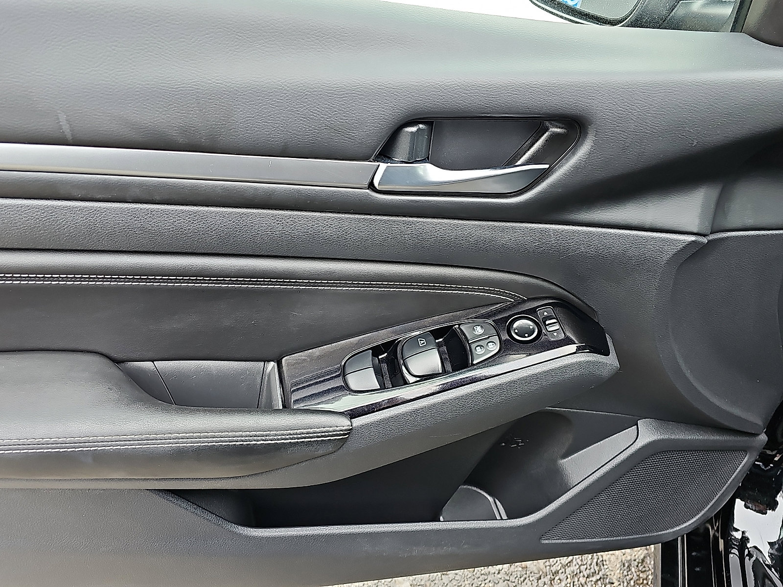 Certified 2022 Nissan Altima 2.5 SV w/ SV Premium Package image 13