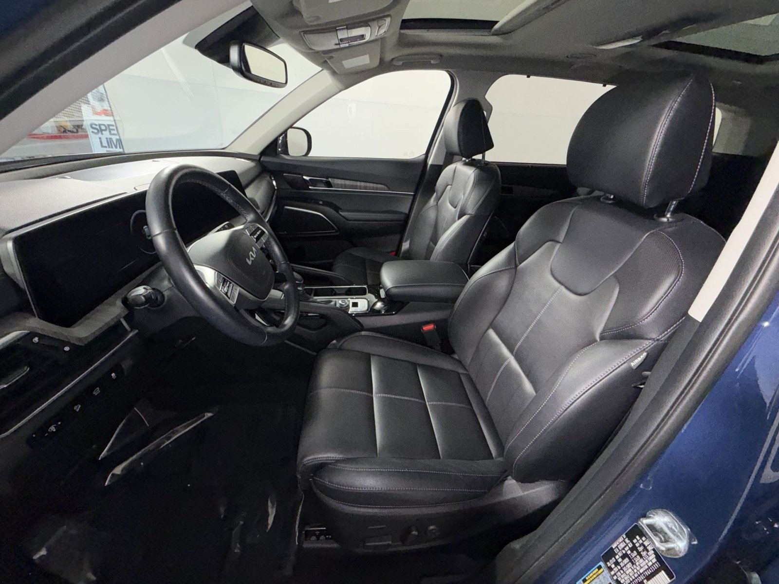 Used 2024 Kia Telluride SX AWD/4WD image 13