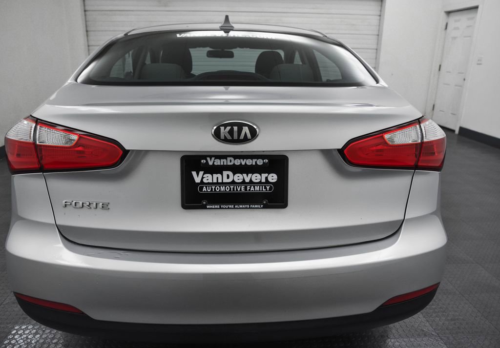 Used 2016 Kia Forte LX image 6