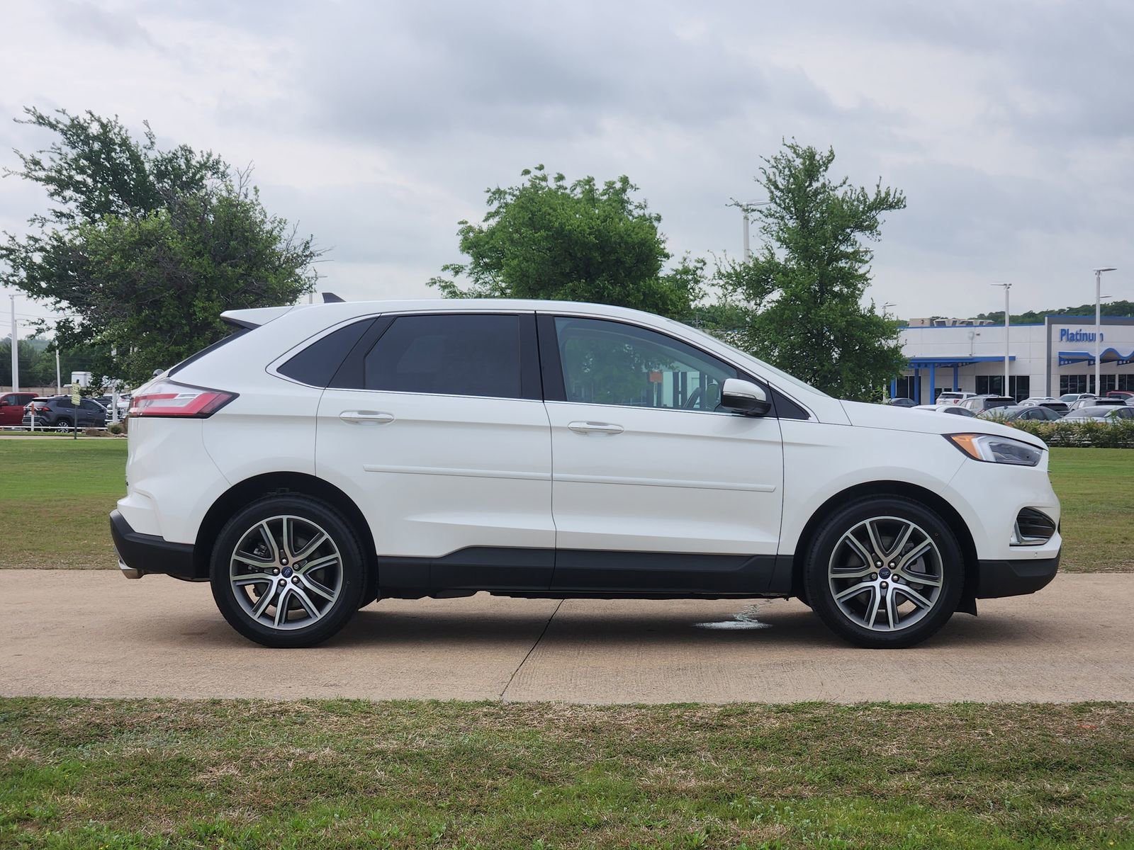 Used 2022 Ford Edge Titanium w/ Equipment Group 301A AWD/4WD image 7