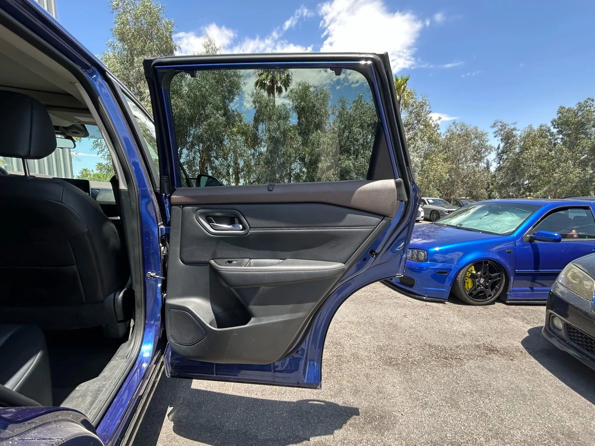 Used 2023 Nissan Rogue SV w/ SV Premium B Package image 14