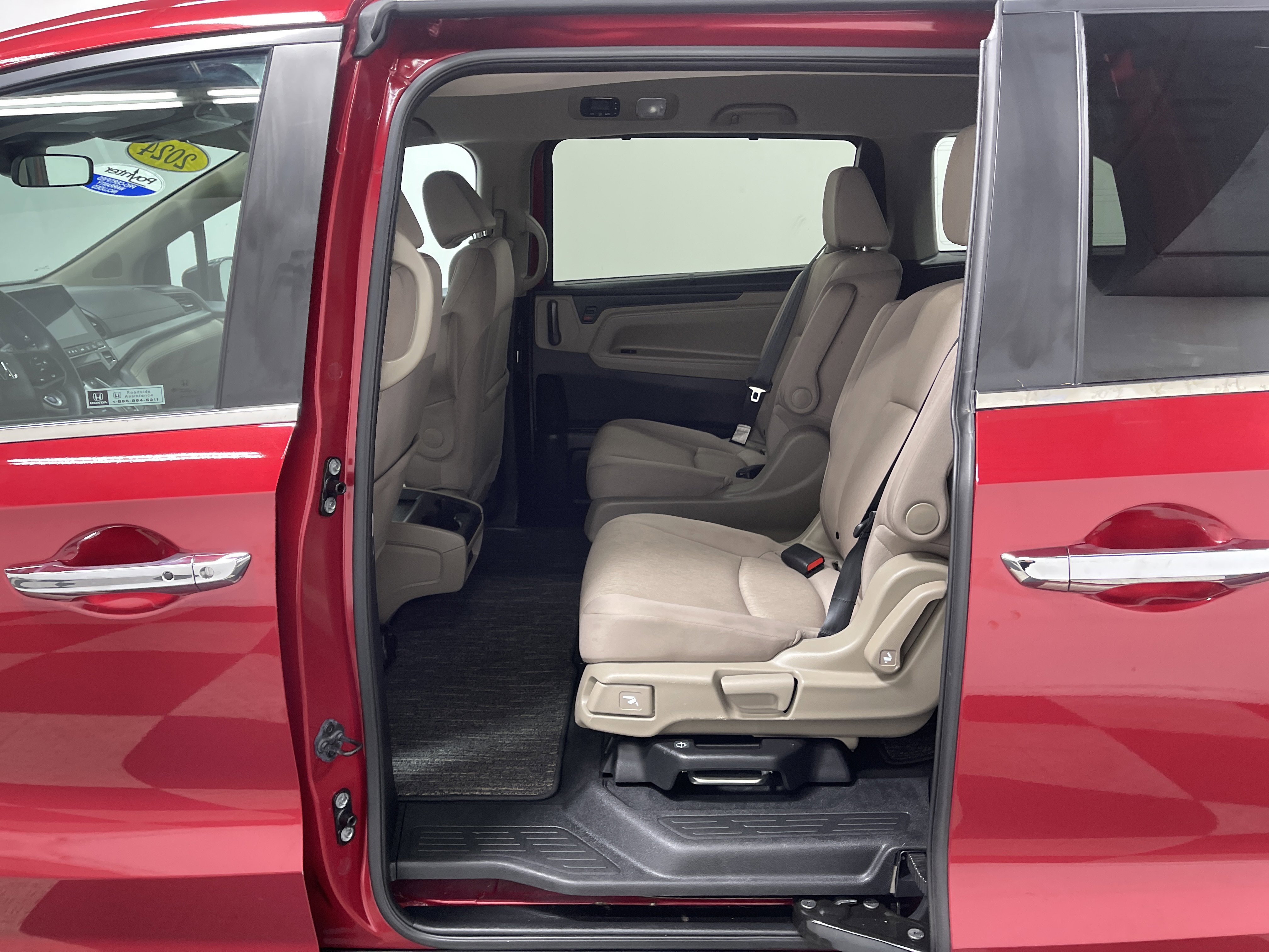 Used 2024 Honda Odyssey EX image 13