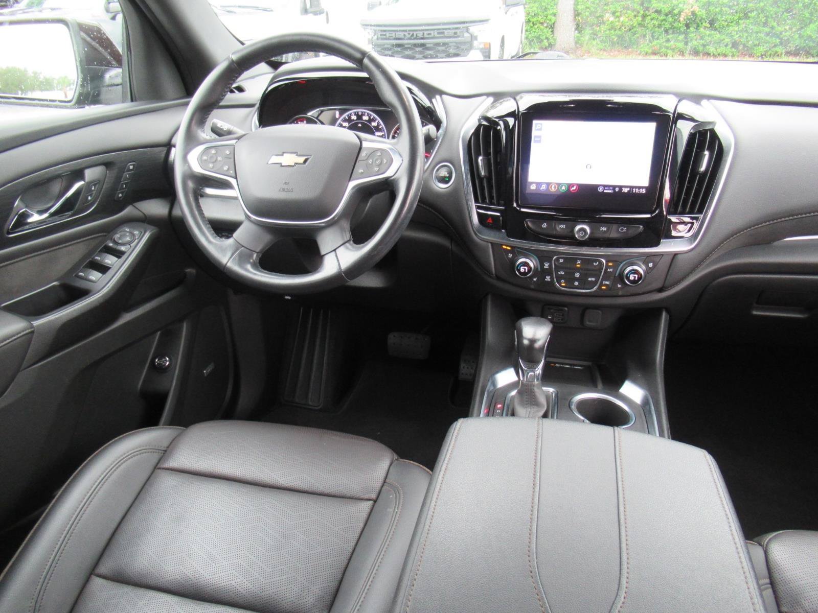 Used 2022 Chevrolet Traverse High Country FWD image 14