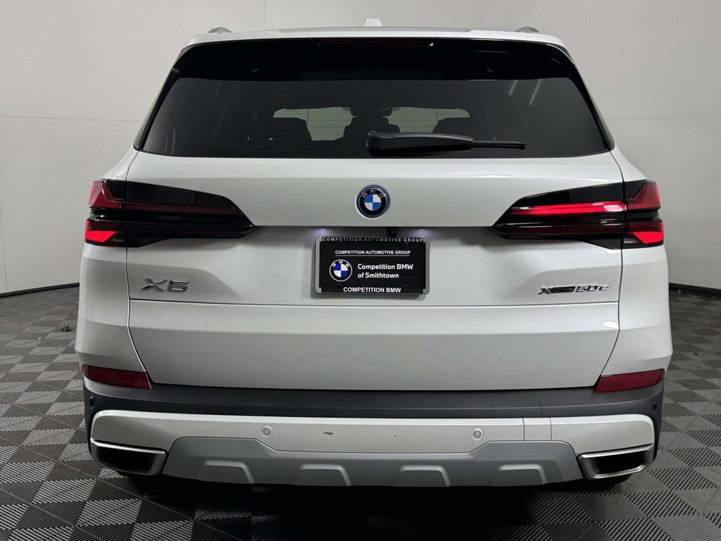 Used 2025 BMW X5 xDrive50e image 9