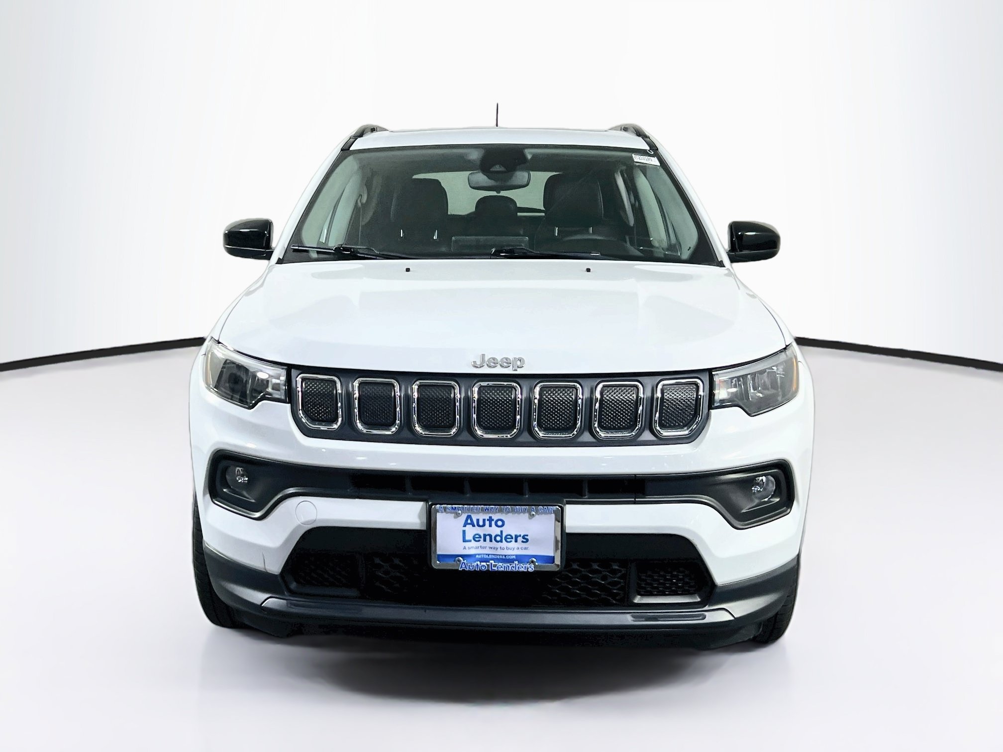 Used 2022 Jeep Compass Latitude w/ Sun and Sound Group AWD/4WD image 2