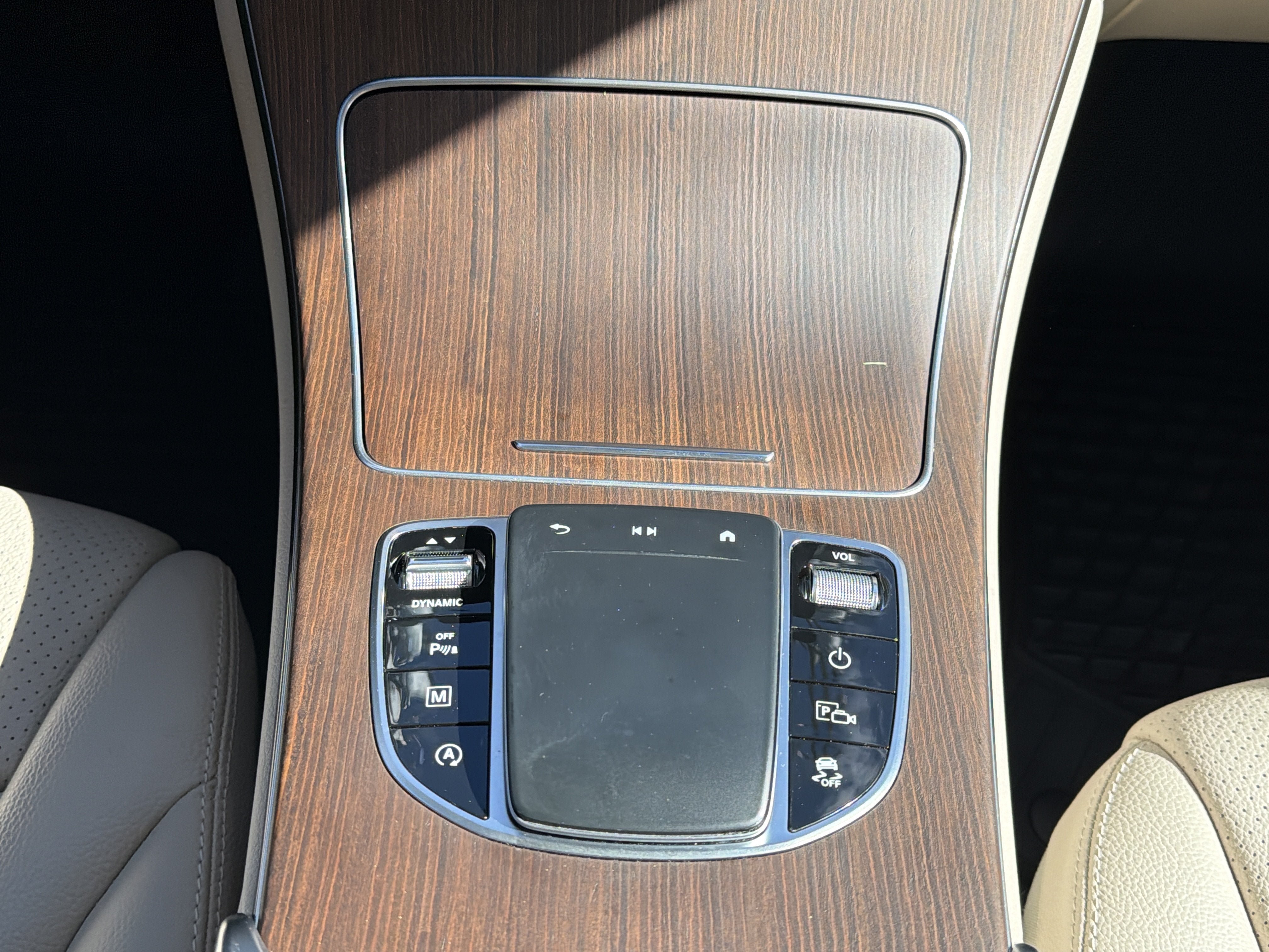 Used 2021 Mercedes-Benz GLC 300 4MATIC image 23