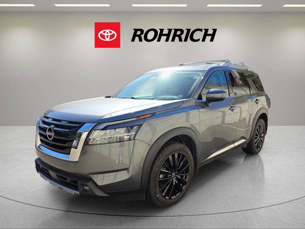 Used 2022 Nissan Pathfinder Platinum w/ Cargo Package image 1