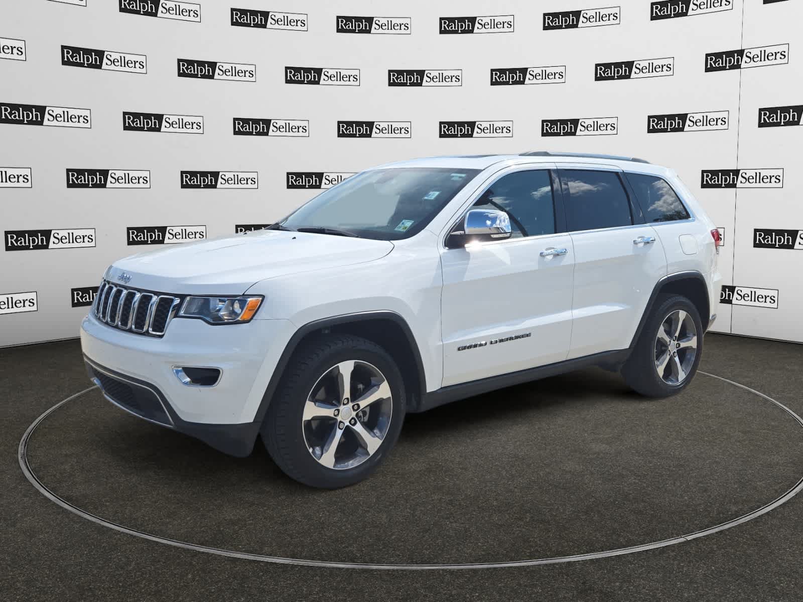 Used 2020 Jeep Grand Cherokee Limited RWD image 2