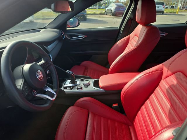 Used 2024 Alfa Romeo Giulia Ti w/ Performance Driving Package image 19