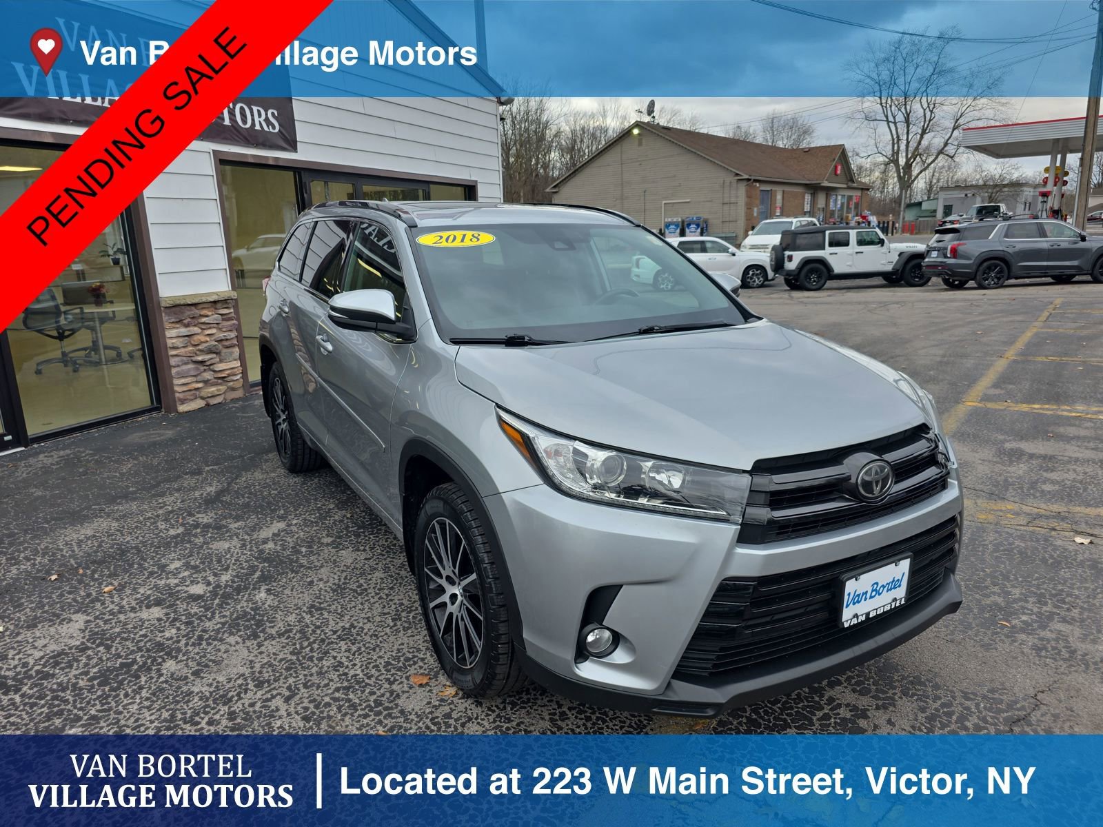 Used 2018 Toyota Highlander SE image 3