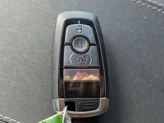 Used 2025 Ford Bronco Badlands image 32