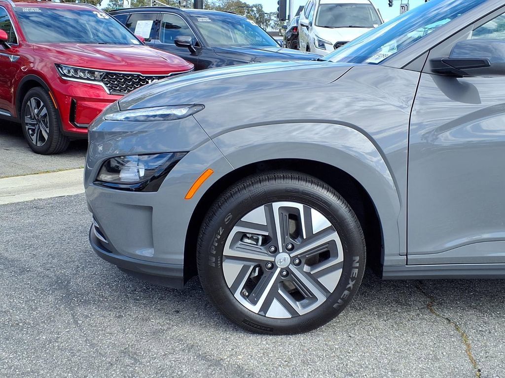 Used 2023 Hyundai Kona SE image 15