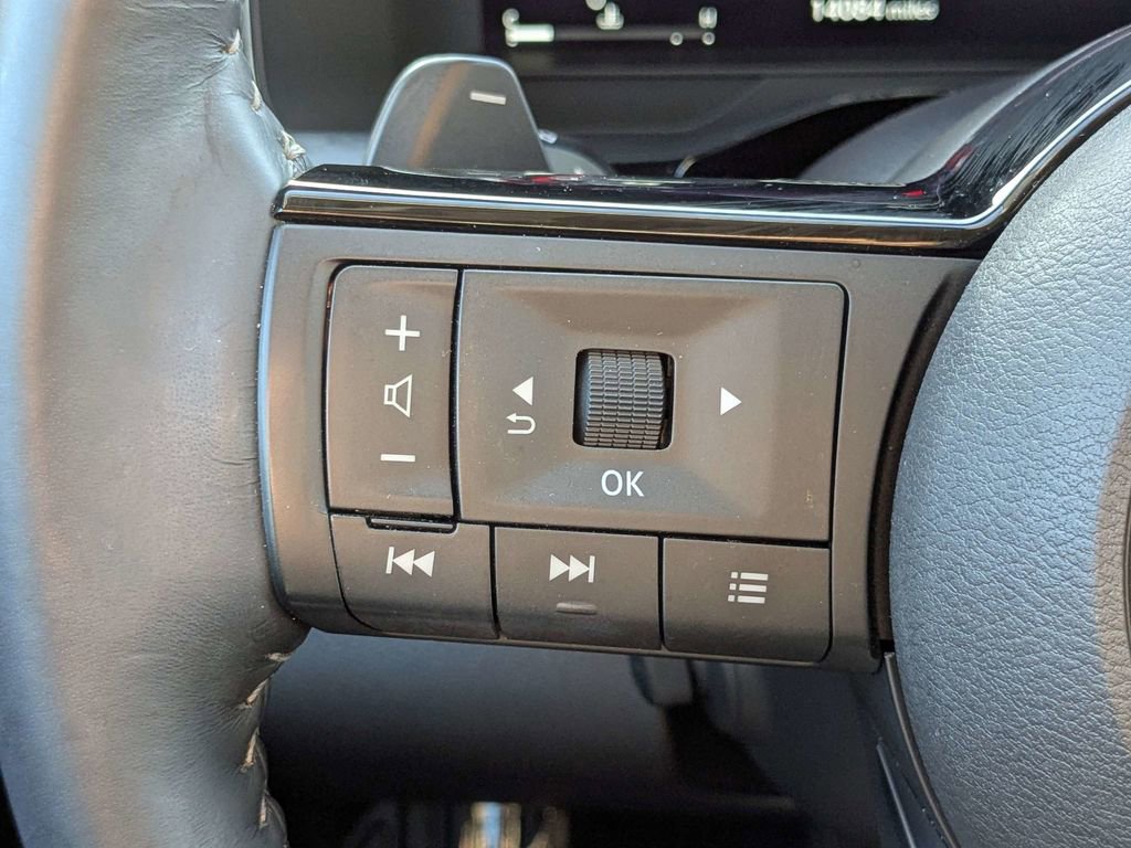 Used 2024 Nissan Pathfinder Platinum w/ Cargo Package FWD image 28