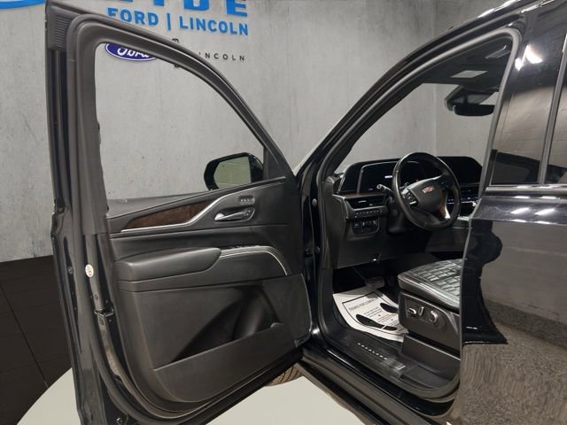 Used 2023 Cadillac Escalade Sport Platinum AWD/4WD image 11
