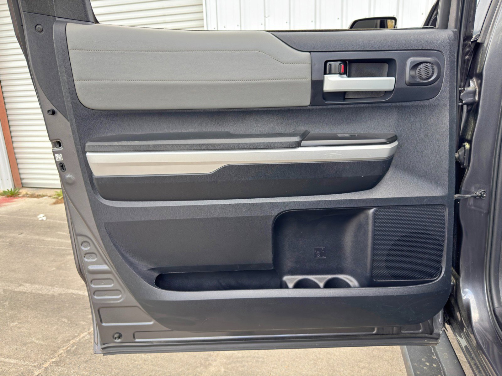 Used 2016 Toyota Tundra Limited w/ Limited Premium Package image 36