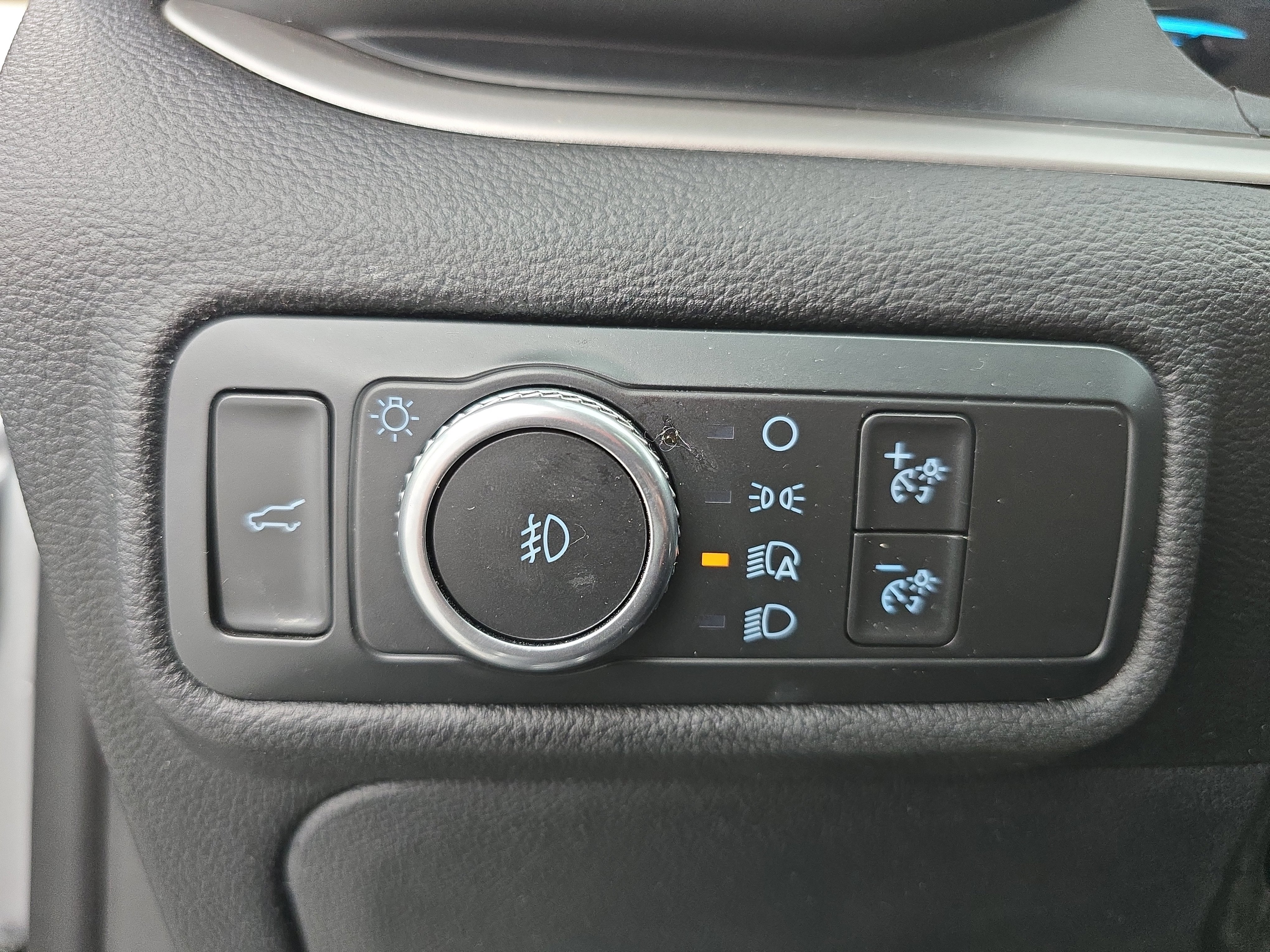 Used 2020 Ford Explorer XLT w/ Equipment Group 202A image 27