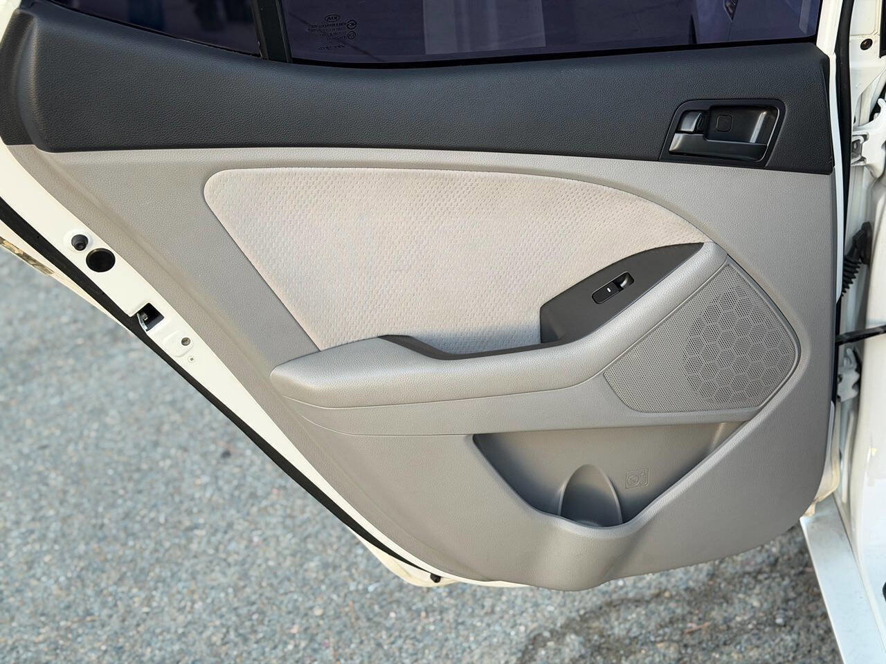 Used 2011 Kia Optima LX image 14