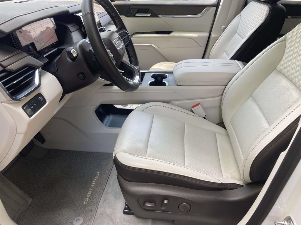 Used 2024 GMC Acadia Denali FWD image 13