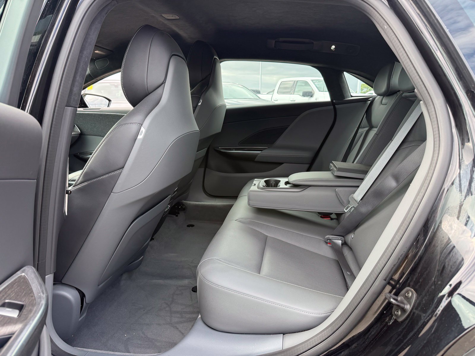 Used 2024 Lucid Air Pure RWD image 6