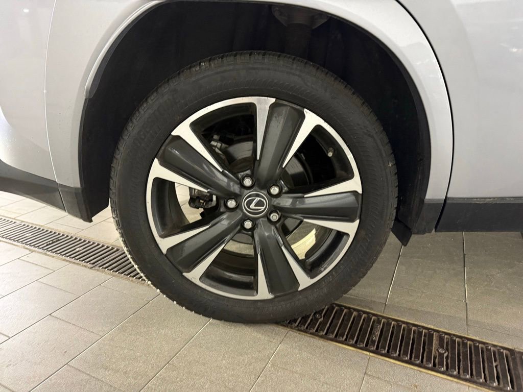 Used 2023 Lexus UX 250h 250h Premium w/ Accessory Package (Z2) image 25
