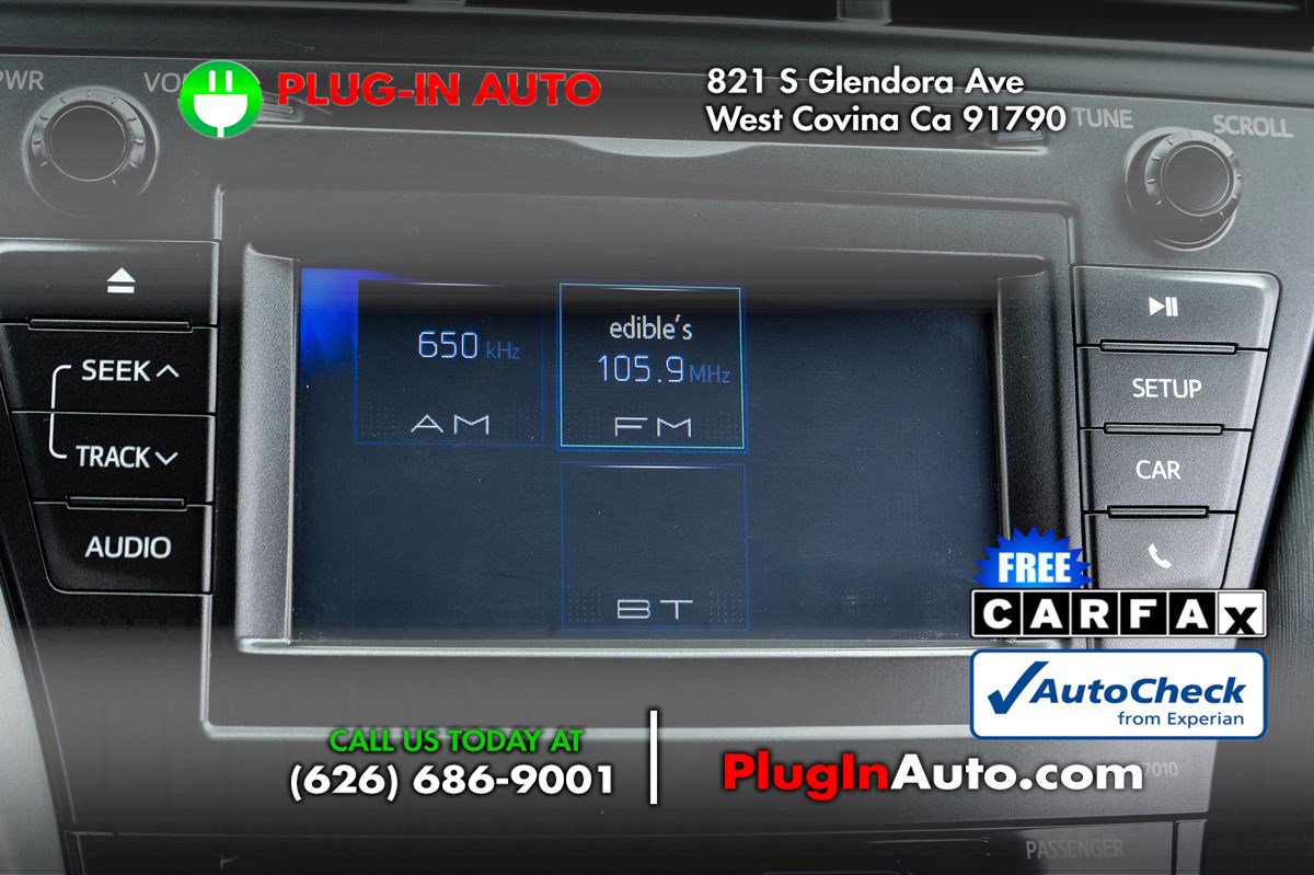 Used 2013 Toyota Prius V Two FWD image 22