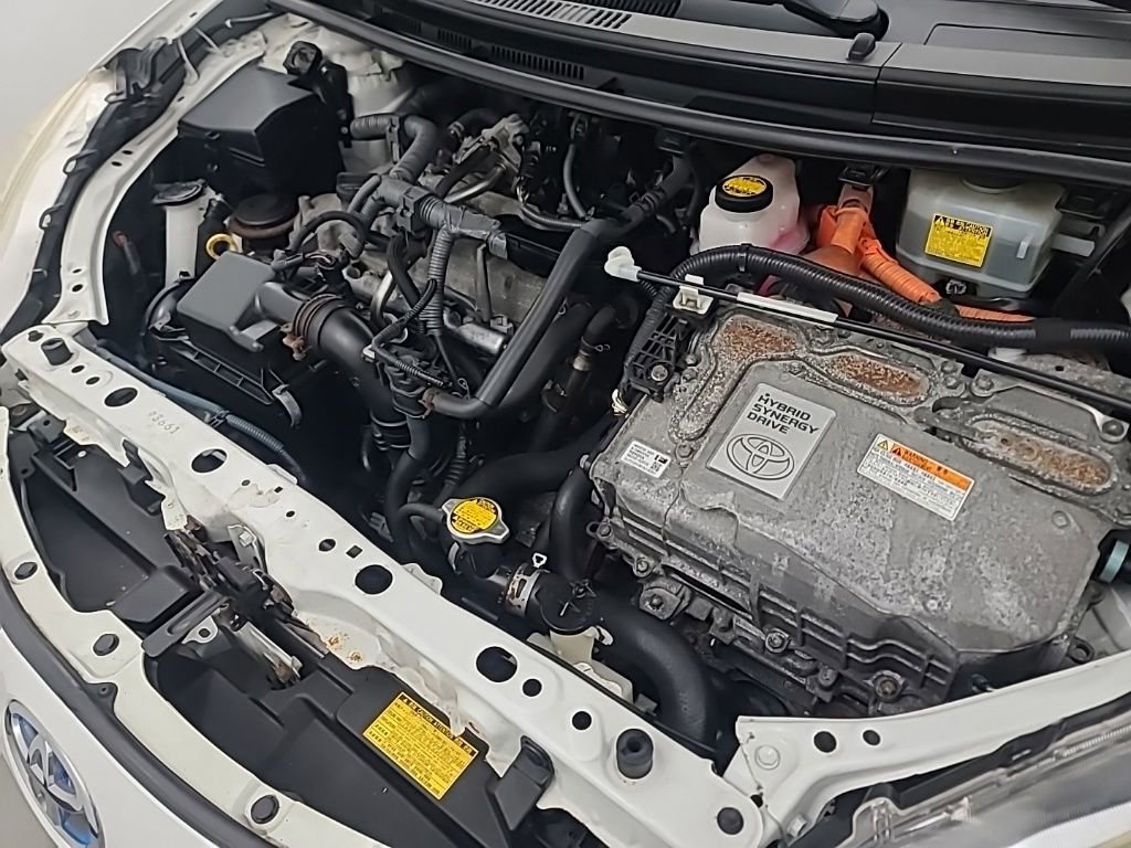 Used 2014 Toyota Prius C Two image 38