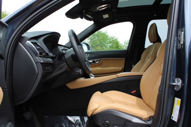Certified 2025 Volvo XC90 T8 Ultra w/ Protection Package Premier AWD/4WD image 24