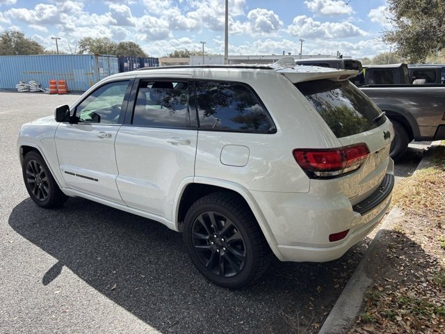 Used 2022 Jeep Grand Cherokee Laredo X image 9
