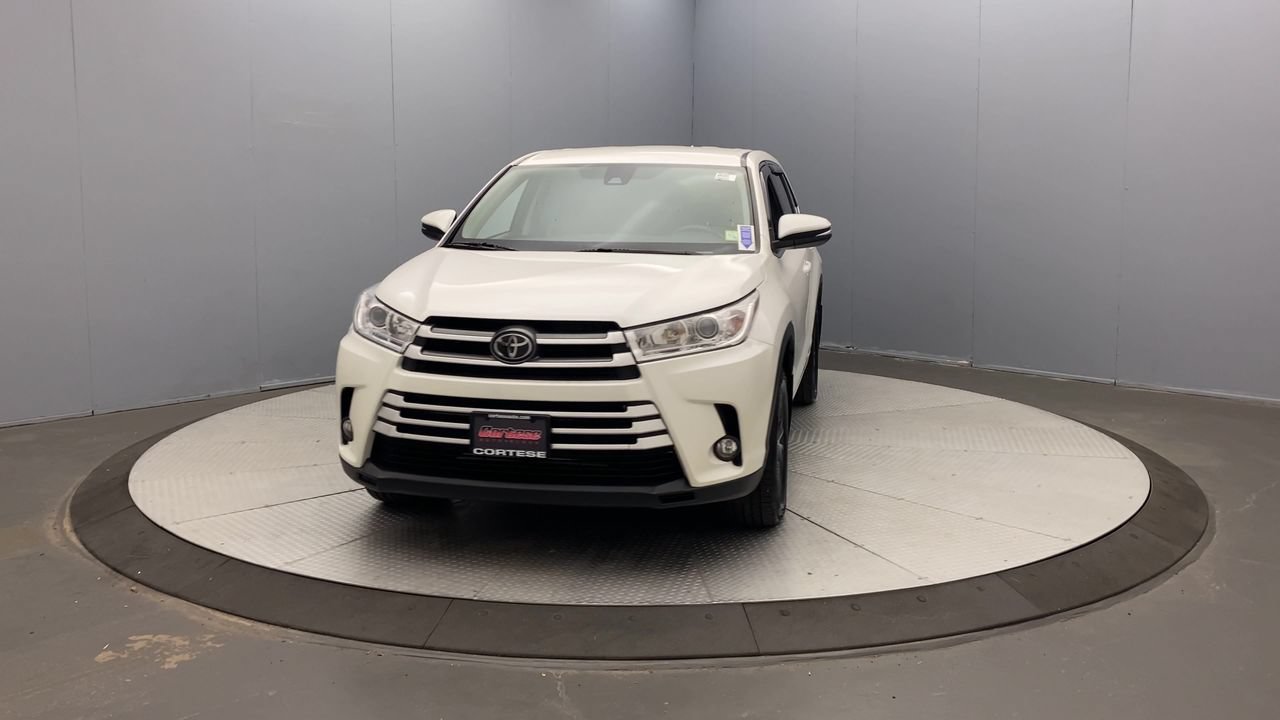 Used 2018 Toyota Highlander Plus AWD/4WD image 8