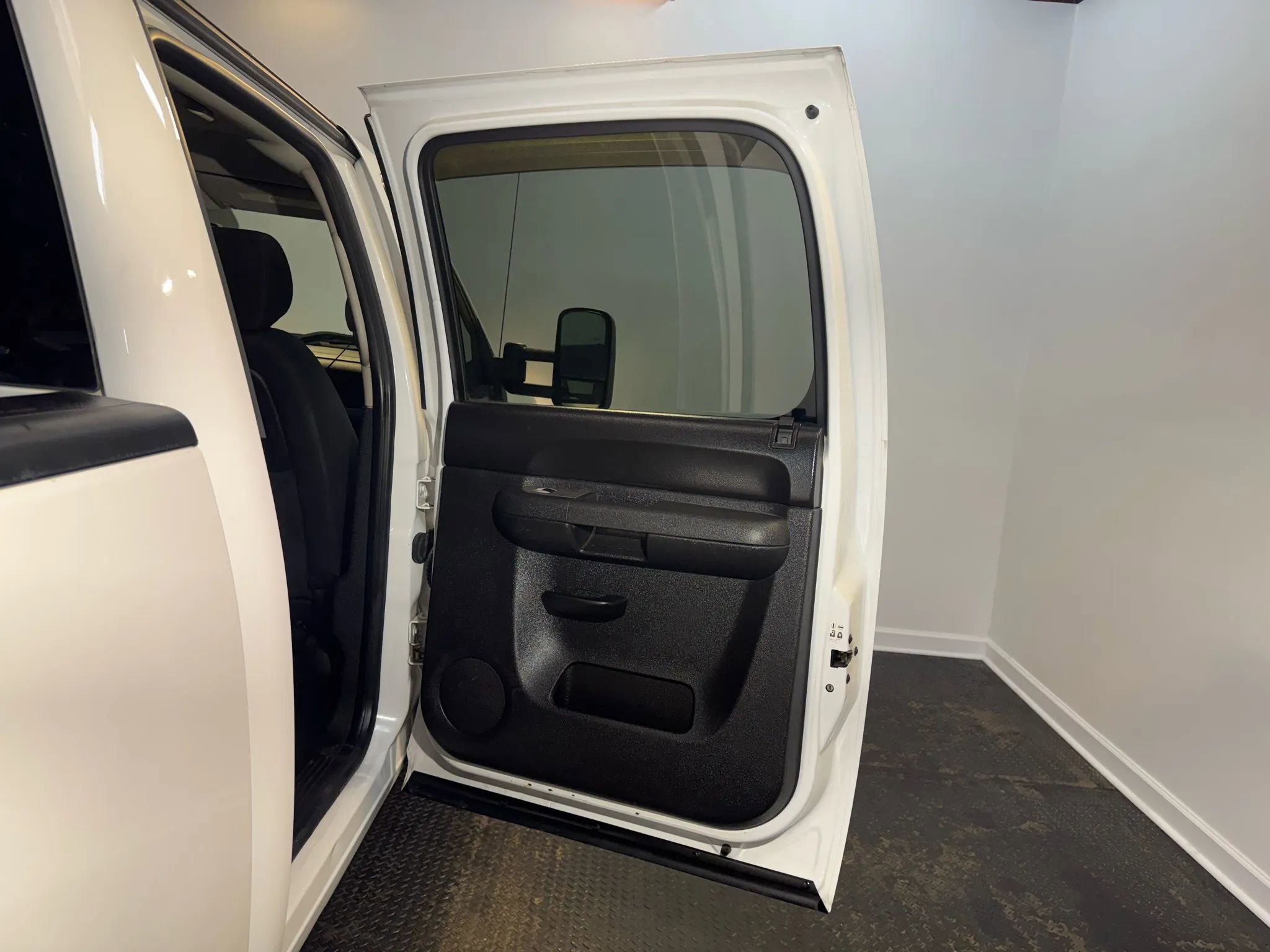 Used 2011 GMC Sierra 3500 SLE w/ SLE Preferred Package image 24