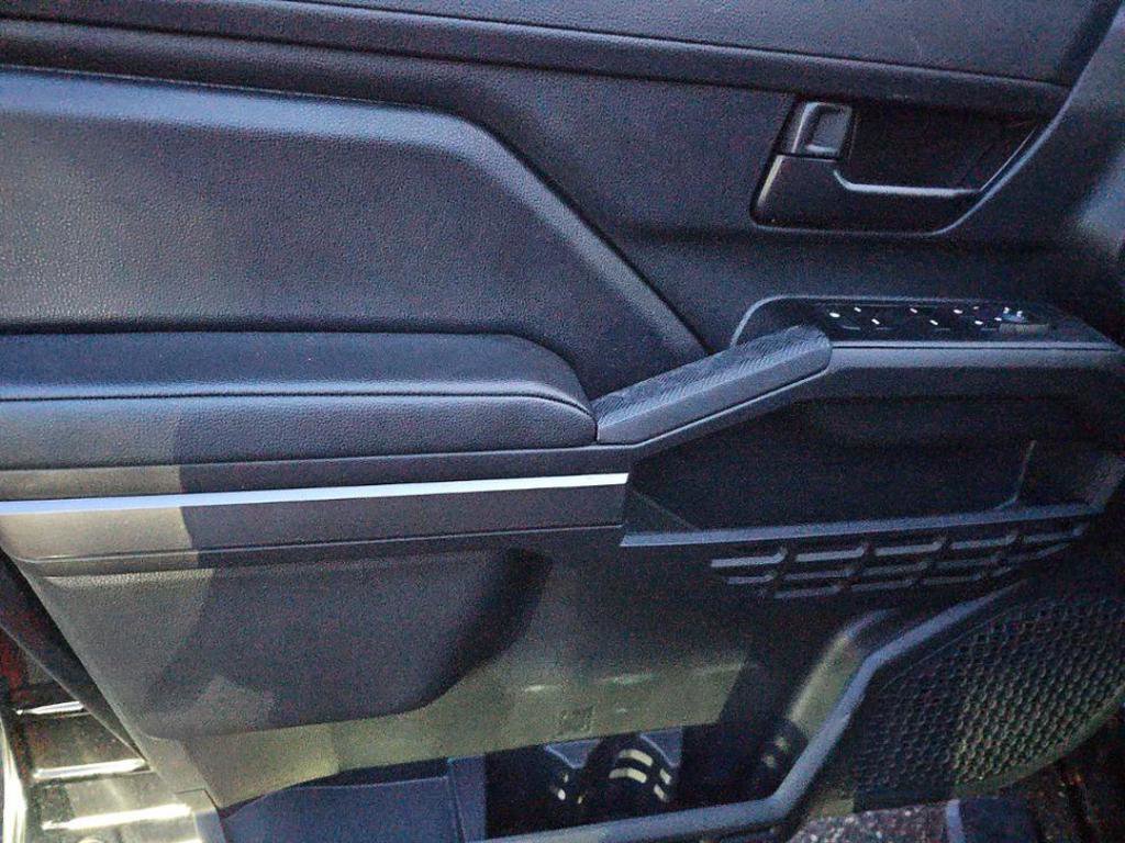 Used 2025 Toyota Tacoma SR5 image 16
