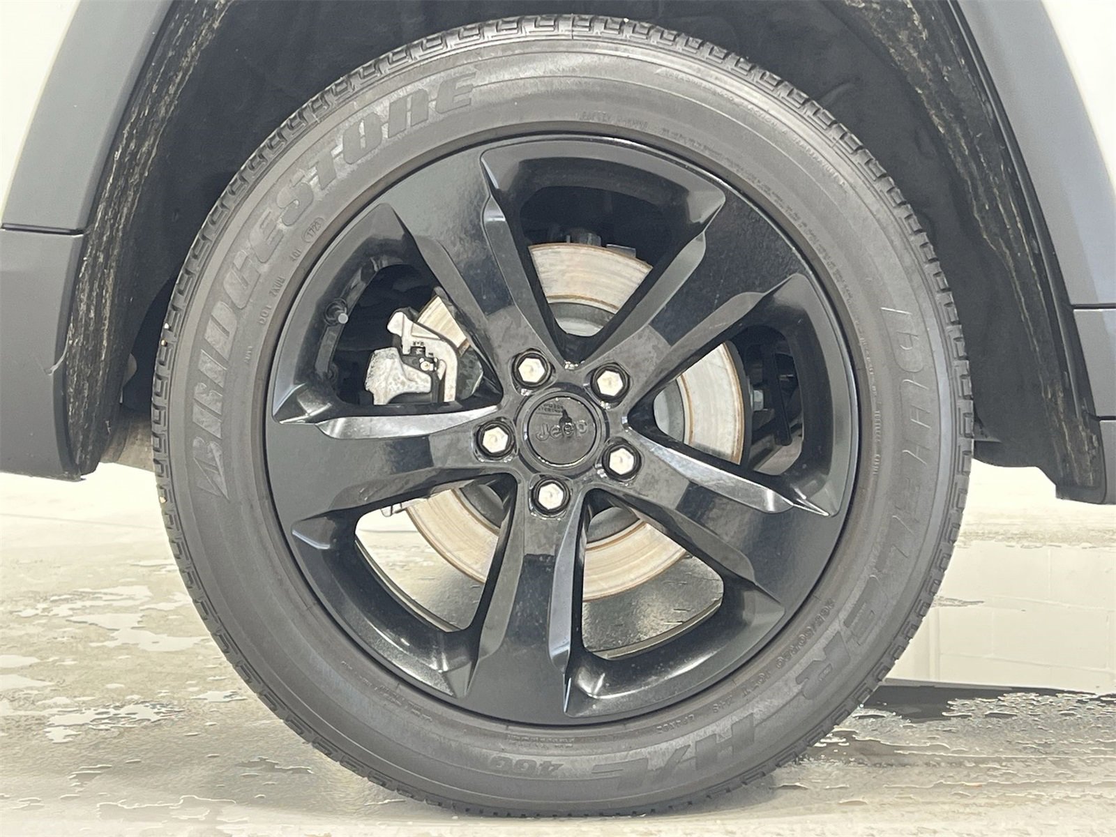 Used 2023 Jeep Grand Cherokee L Laredo image 10