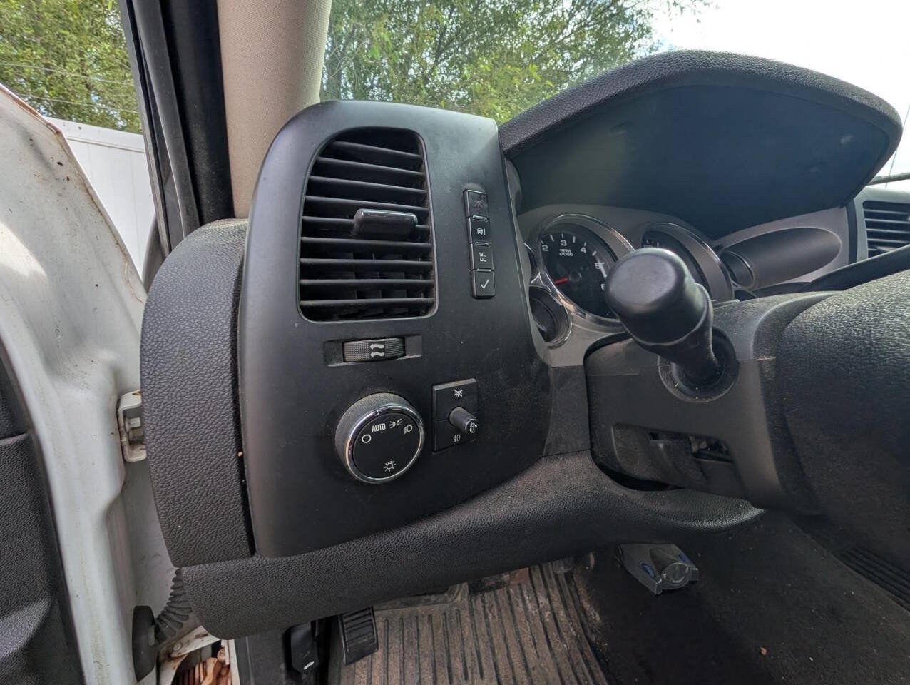 Used 2007 GMC Sierra 2500 SLE w/ SLE1 Preferred Package AWD/4WD image 32