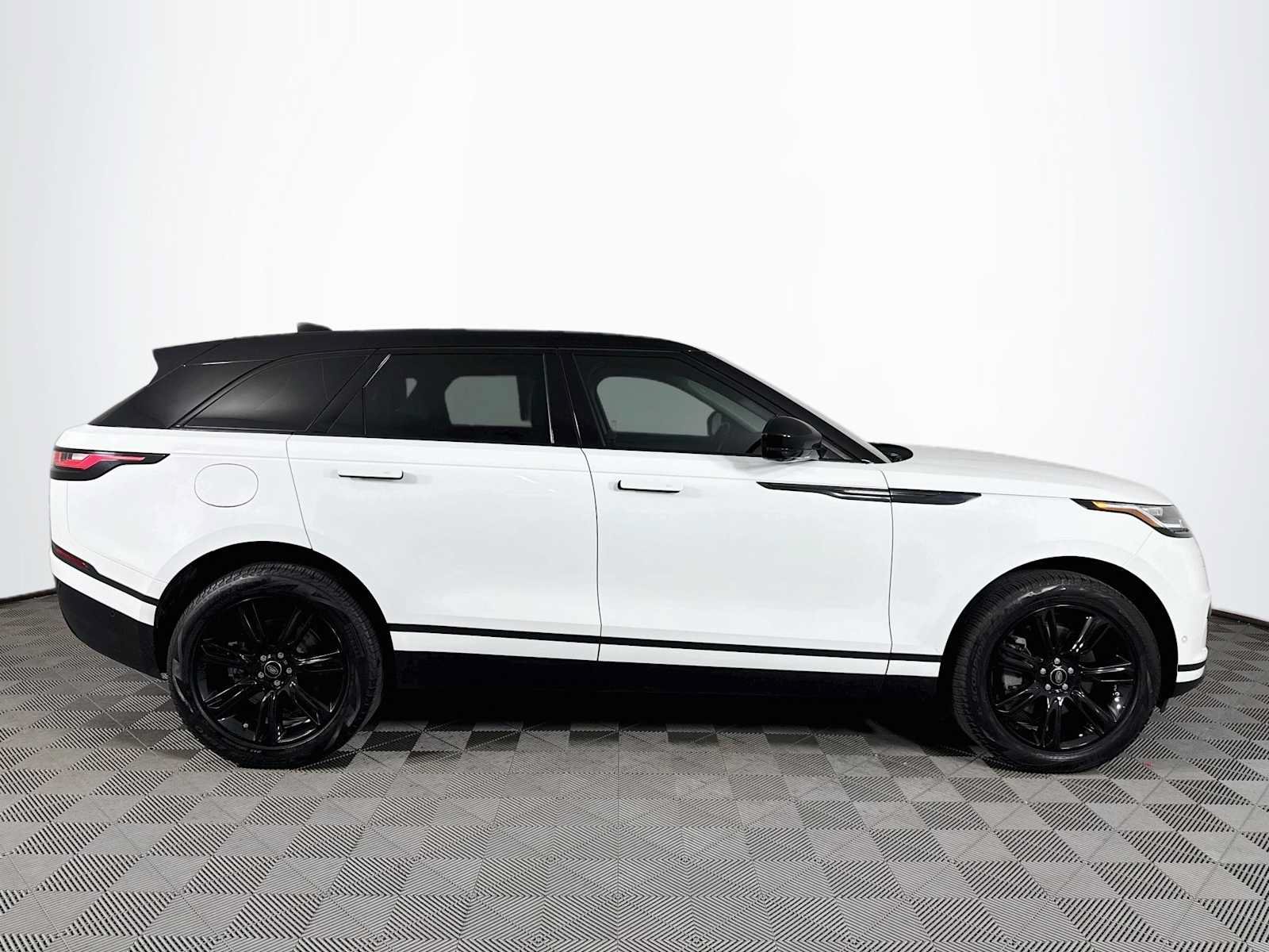 Used 2021 Land Rover Range Rover Velar S AWD/4WD image 4