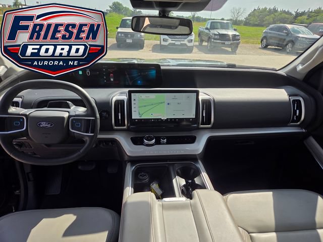 Used 2025 Ford Expedition Active AWD/4WD image 17