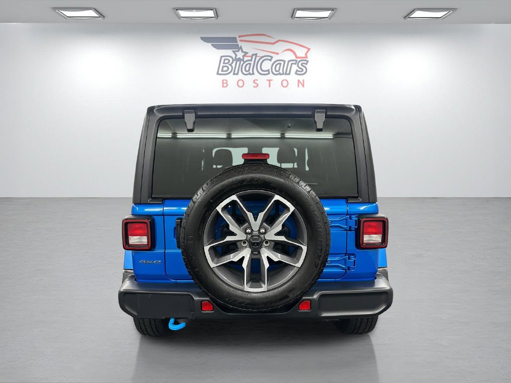Used 2024 Jeep Wrangler Unlimited w/ Convenience Group AWD/4WD image 5