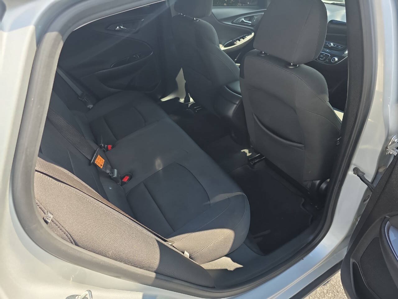 Used 2021 Chevrolet Malibu LS FWD image 13