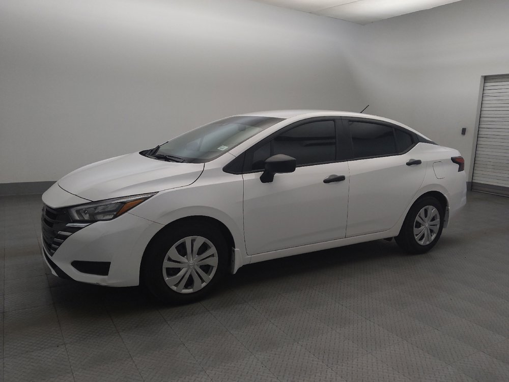 Used 2025 Nissan Versa S w/ Trunk Package FWD image 2