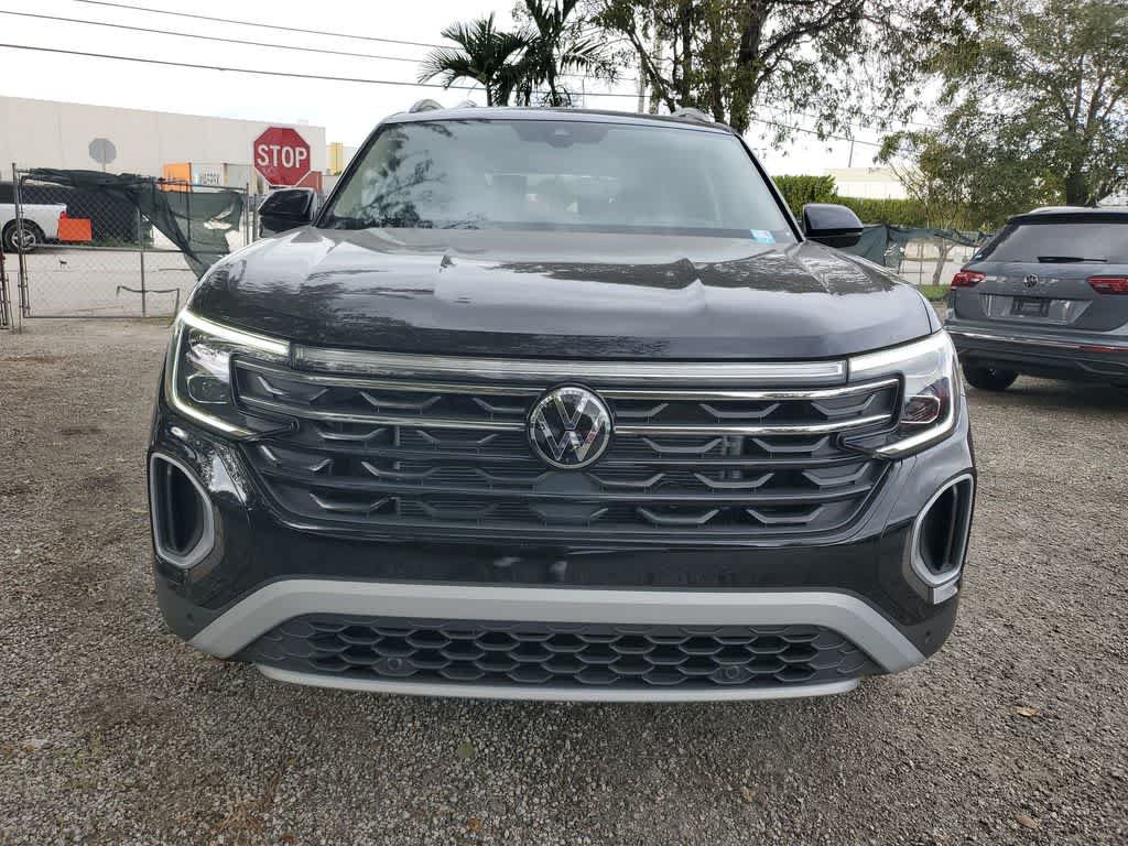 Certified 2024 Volkswagen Atlas Peak Edition SEL AWD/4WD image 10