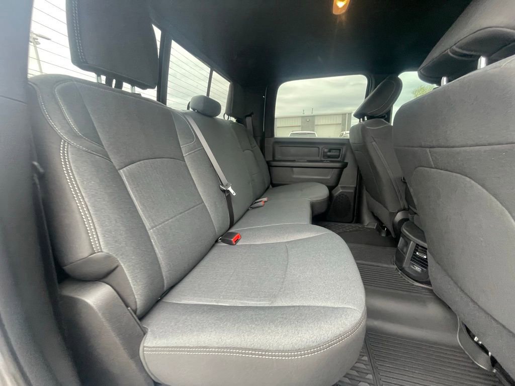 Used 2024 RAM 2500 Tradesman w/ Chrome Appearance Group image 28