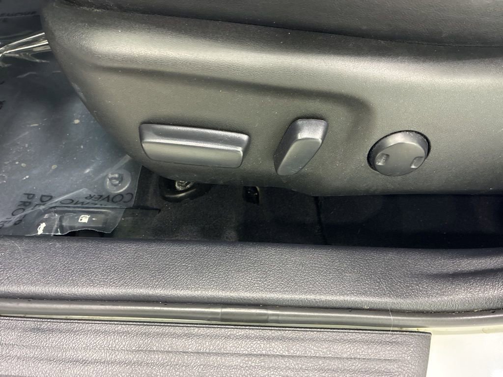 Used 2017 Toyota Camry SE w/ Moonroof Package image 17