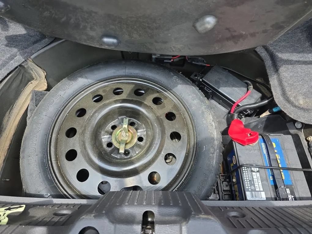 Used 2002 Ford Thunderbird RWD image 28