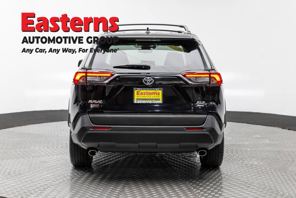 Used 2020 Toyota RAV4 XLE Premium AWD/4WD image 6